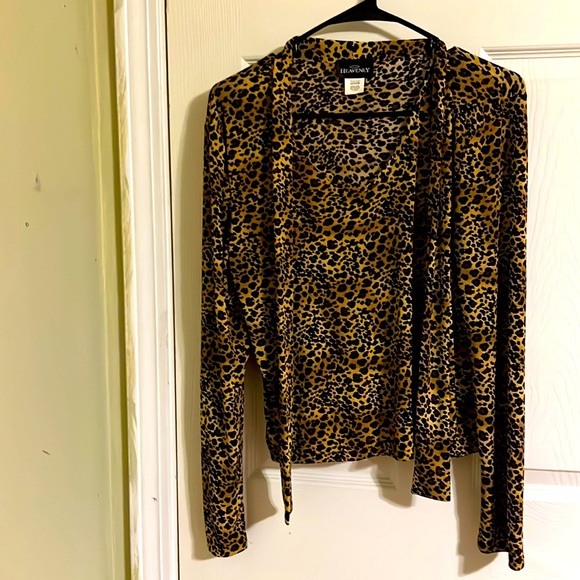 Heavenly long sleeve animal print top for women with built in scarf. Size M - Picture 1 of 5